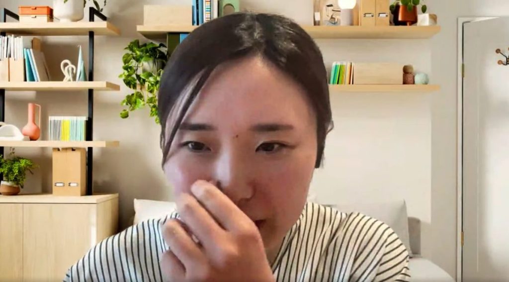 インタビューを受ける獣医師まなみさん